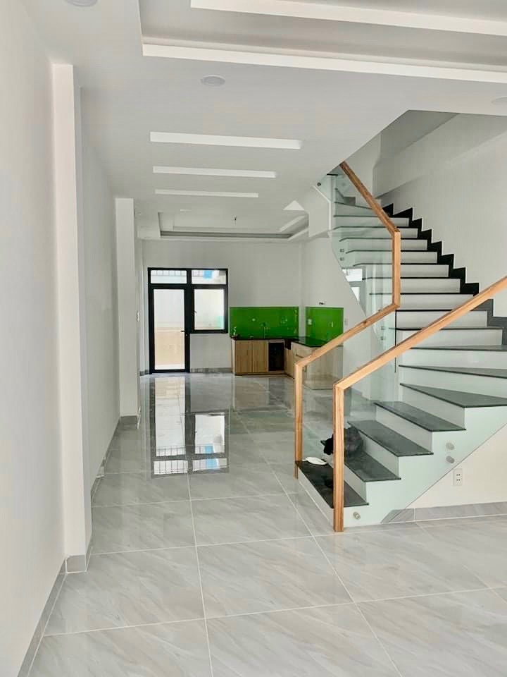 2,93 tỷ có ngay nhà 3L hẻm 8m SHR Bình Tân có toilet riêng từng phòng 0979.679.597 (Chính chủ)