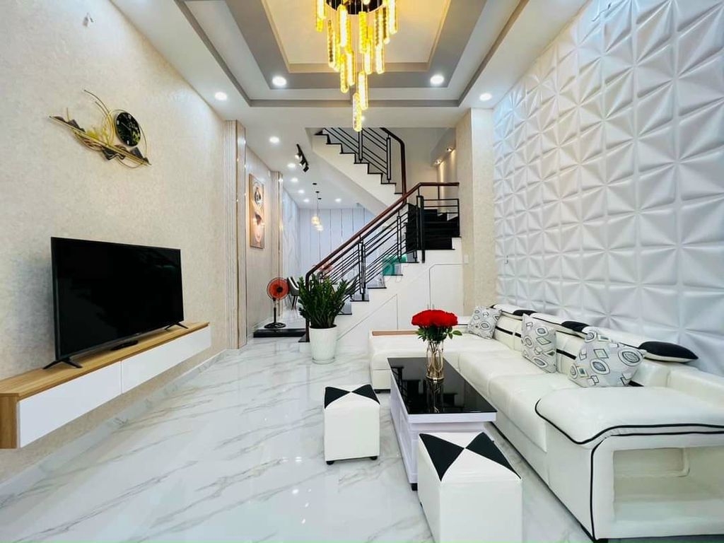 Bán gấp nhà 1 trệt 2 lầu, 100m2, Sổ Hồng Riêng, mới xây ngay chợ Bình Thành, Bình Tân, Giá 2,9 tỷ TL.