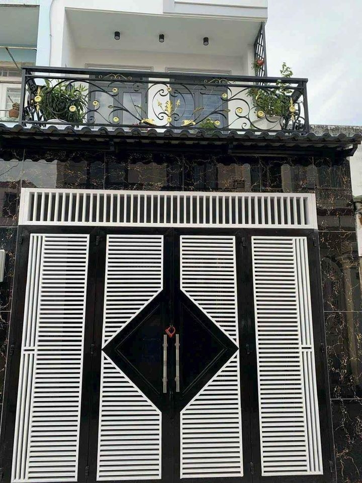 Bán lỗ giảm 30 Triệu! Bán nhà nhỏ xinh, ngay chợ Hiệp Thành, Q.12 - Giá 1,7 Tỷ (LH: Văn 0925 696 425)