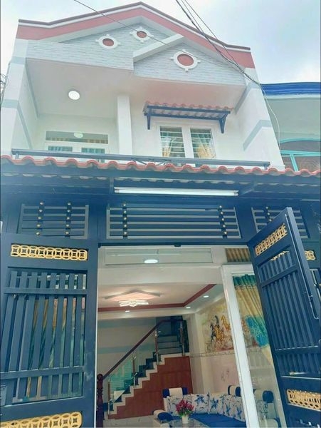 Bán nhà 1 lầu ngay chợ quận Bình Tân hẻm xe hơi 5m thông giá 1 tỷ 180