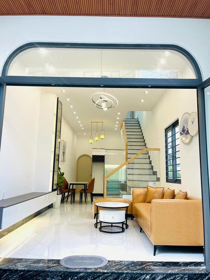 Bán Nhà 1 Trệt 2 Lầu 4PN Sân Thượng - HXH 8MT - Ngay Gần Kênh 19 tháng 5 BÌnh Tân - Giá Chốt Bán Cuối Chỉ 2.65 Tỷ TL