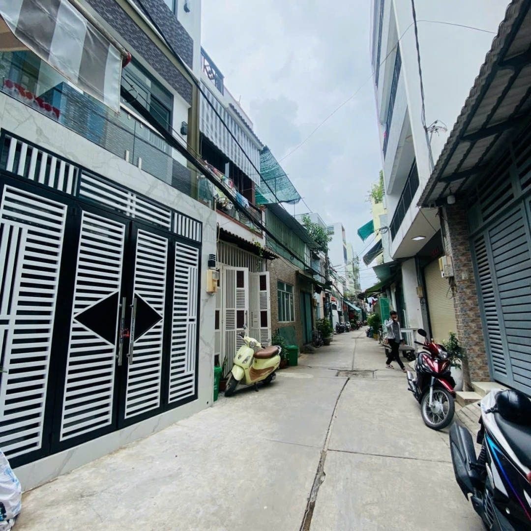 Bán nhà 2 Lầu, giáp Lê Trọng Tấn, SHR - Giấy tờ hoàn công đủ - 2,18 Tỷ