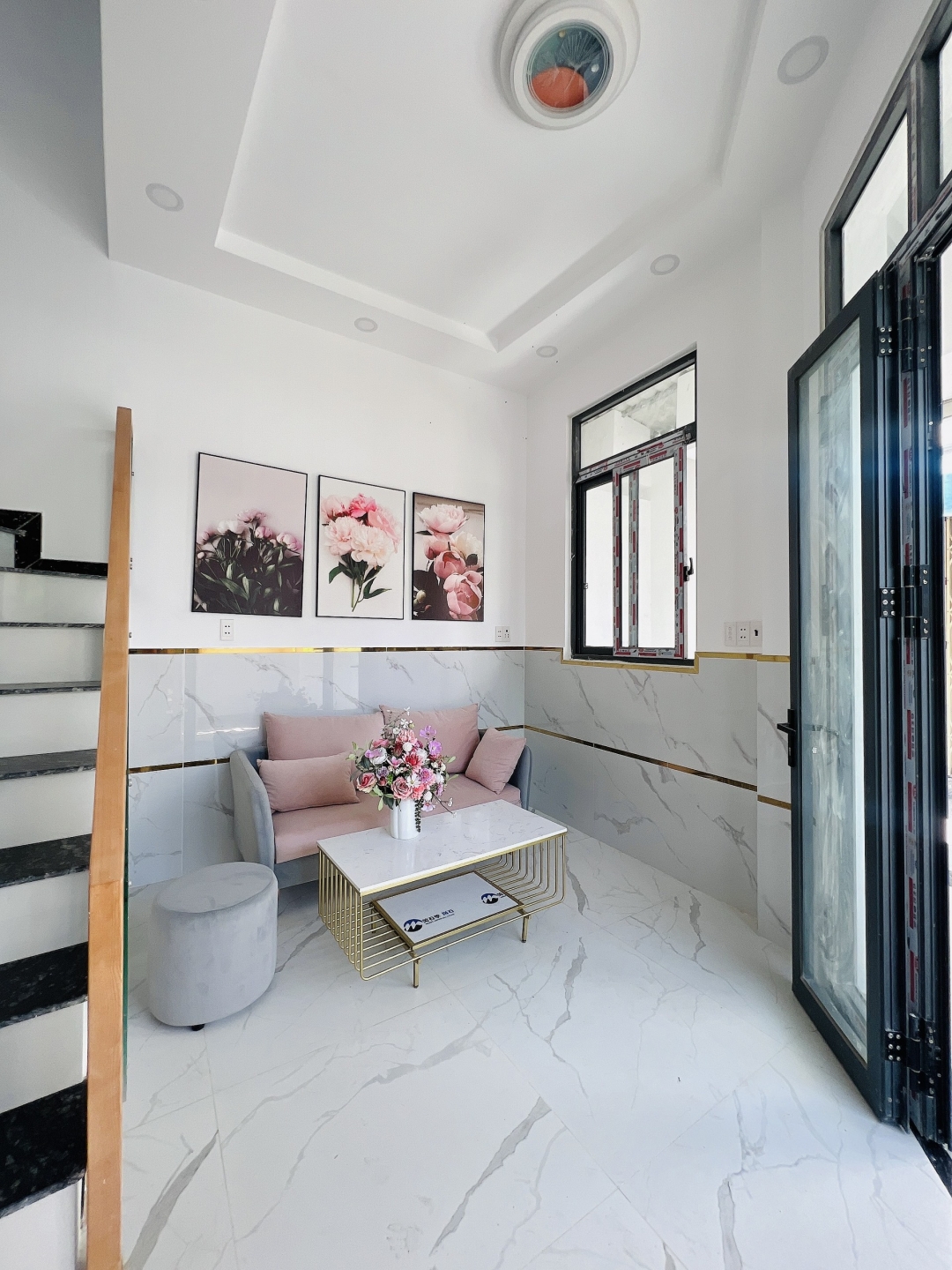 BÁN NHÀ 2 LẦU SÂN THƯỢNG+SÂN ĐỂ XE, NGAY KHU DÂN CƯ VĨNH LỘC - 2.18 tỷ