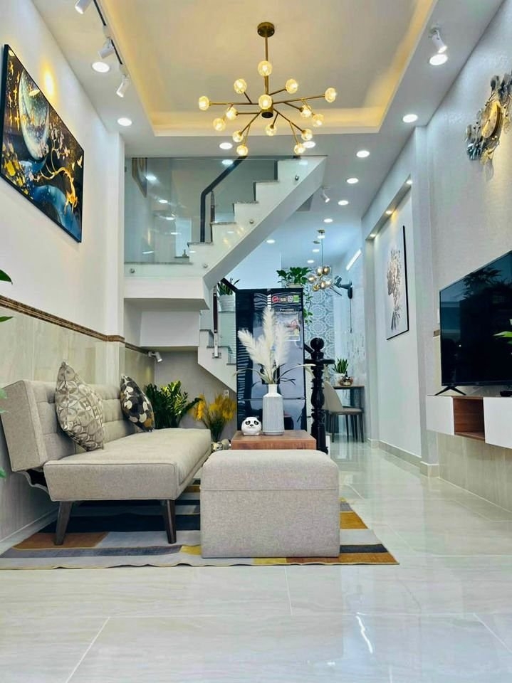 Bán nhà 2l 4PN sân thượng đường Nguyễn Thị Tú Bình Tân 2,9 tỷ 0359.458.158 Huỳnh