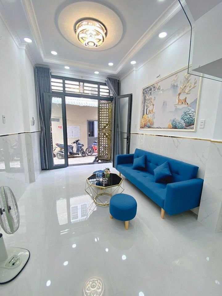 Bán nhà gần chợ Bình Thành, Giá 2,4 tỷ TL cho KH thiên chí, SHR - Sang tên trong ngày, nhà mới hoàn công. 