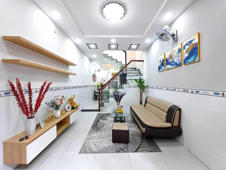 Bán nhà mới SHR đường Nguyễn Ảnh Thủ - quận 12. 1 lầu 2 phòng ngủ. Giá 2 tỷ/TL. LH 081 6138686 chủ nhà