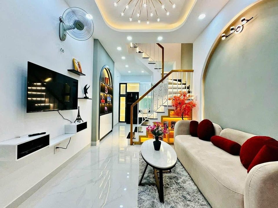 Bán nhà mới xây ngay chợ Bùi Dương Lịch SHR Hoàn công, 100m2, Công chứng sang tên trong ngày.