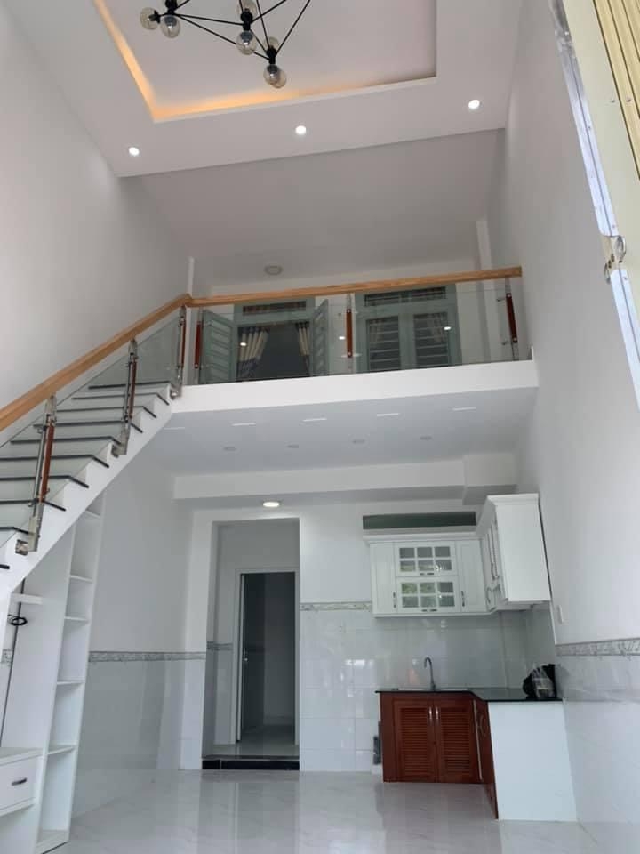 Bán nhà ngay Bình Trị Đông quận Bình Tân. 1 trệt 1 lững 2PN (4x10). Giá 1.8 tỷ/TL. LH 081 6138686