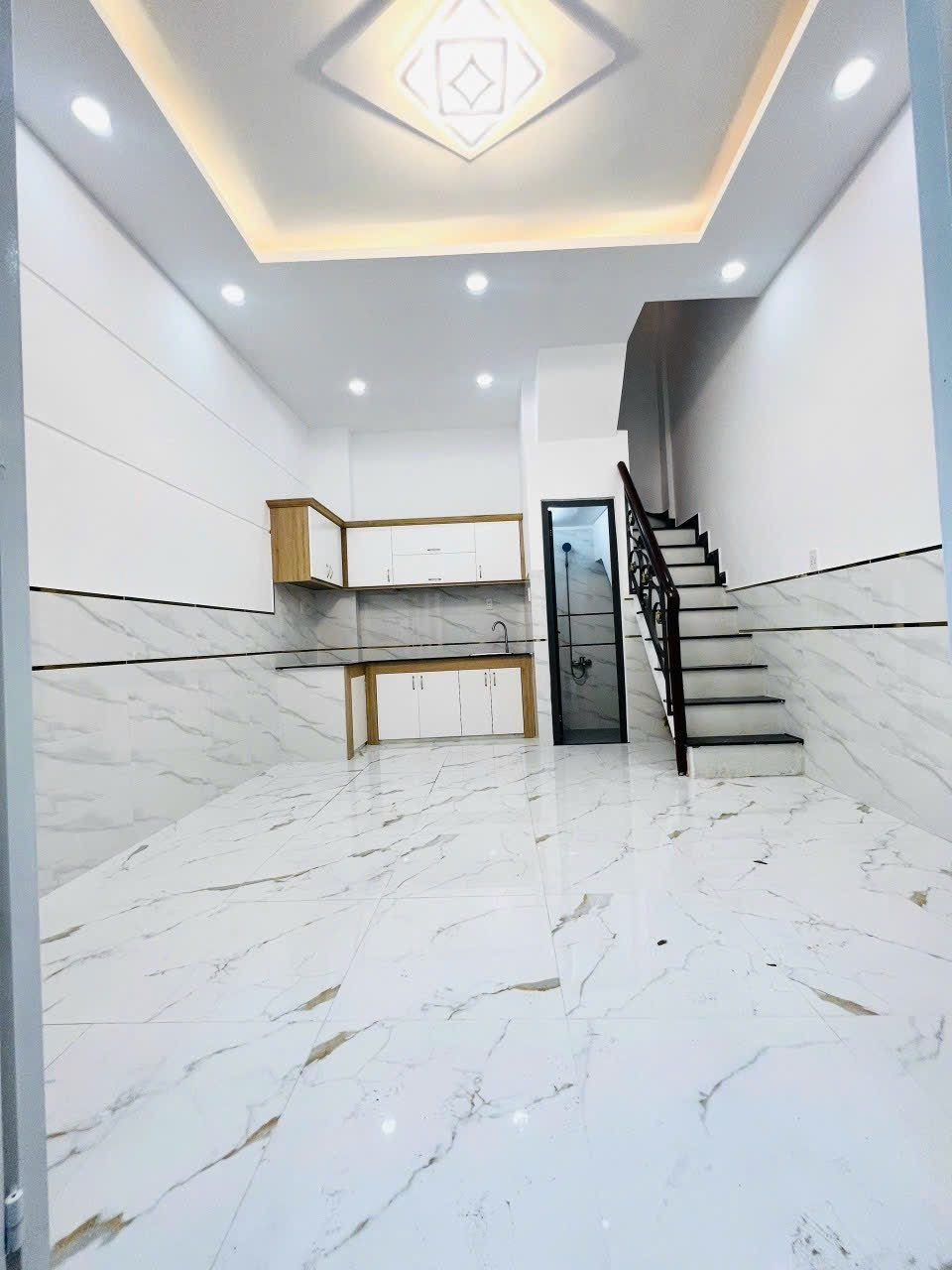 Bán nhà ngay chợ Bình Thành, Bình Tân. Giá chỉ: “1.680 Tỷ/TL