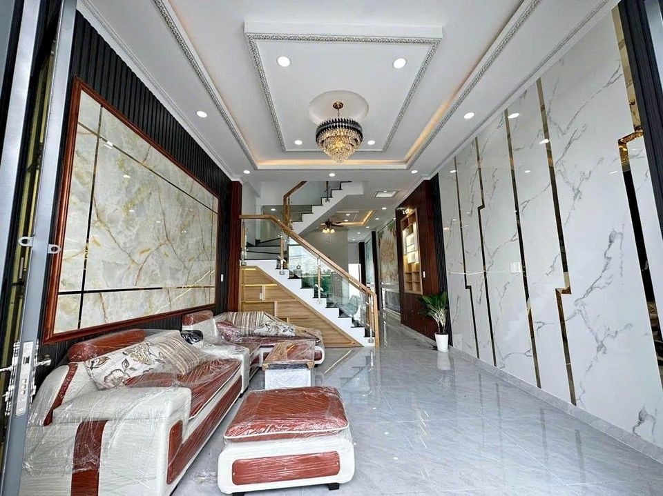 Bán nhà xây mới 1T 3L 4PN đường Nguyễn Thị Tú HXH không lộ giới giá 2.7 tỷ. LH:0327.570.755