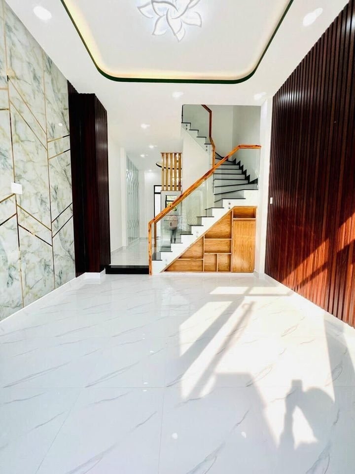 BÁN NHANH NHÀ 2 LẦU, HẺM 1/, ĐÚC KIÊN CỐ, ĐƯỜNG HUỲNH THỊ HAI, QUẬN 12