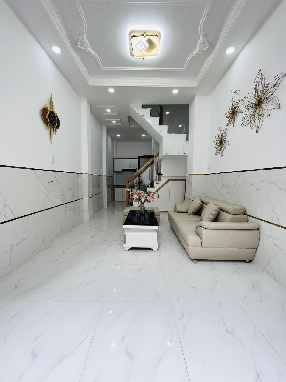 Bán nhanh trong tháng - nhà 3 tấm 40m2 giá 1,68 tỷ - cách Ngã tư 4 xã 1km