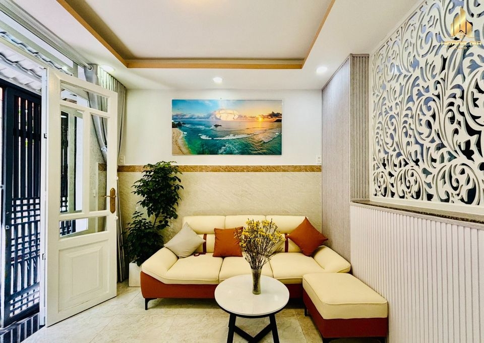 Cần bán Nhà 1Lầu 1Trệt Dt :71m2 thổ cư 100% đường rộng 7m vĩa hè cây xanh Ngay Liên Khu 4-5, Bình Tân.