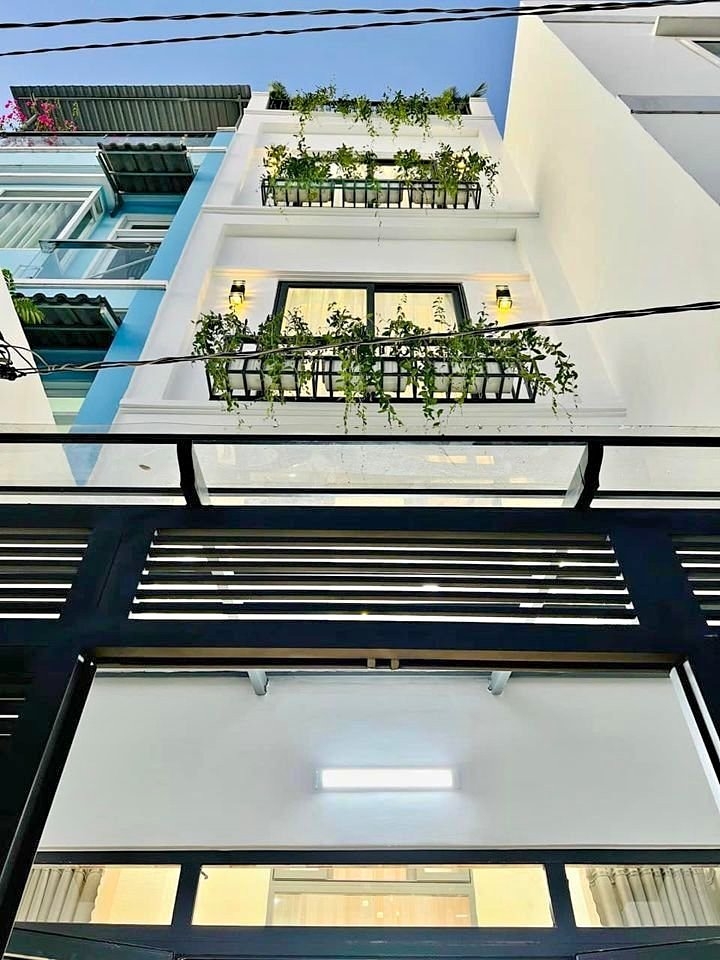 Chỉ 1 căn duy nhất tại trung tâm Bình Tân giá 2 tỷ 650, sổ sạch hẻm xe hơi 7m ngay đường Phạm Đăng Giảng 