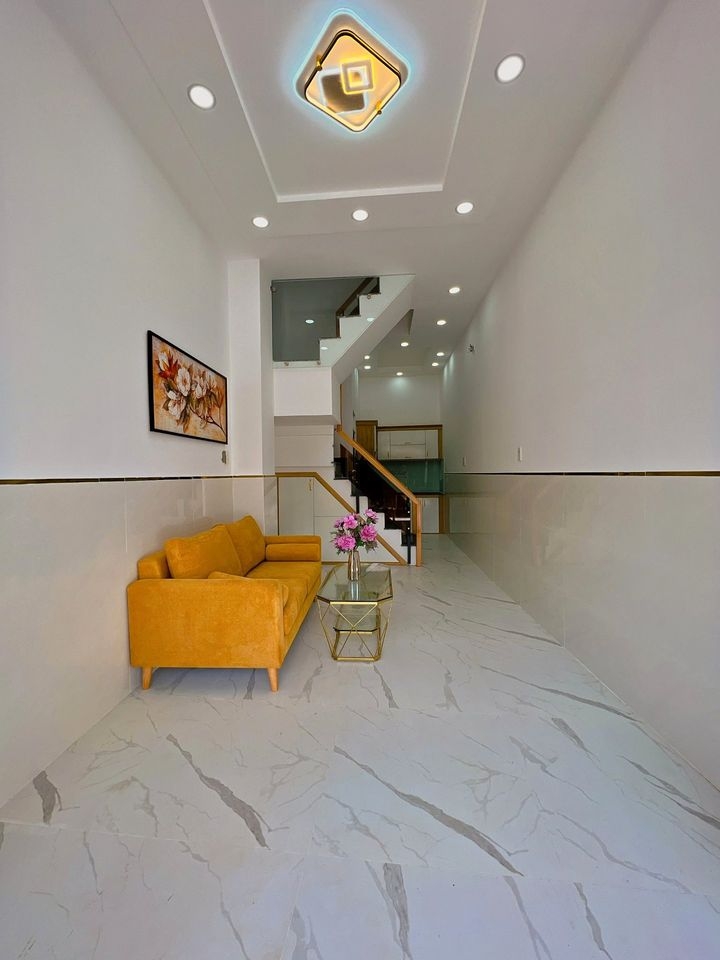  Nhà 1 trệt+2 lầu+sân thượng ngay chợ Bình Thành , FULL NỘI THẤT  giá 2tý 180, Ở NGAY