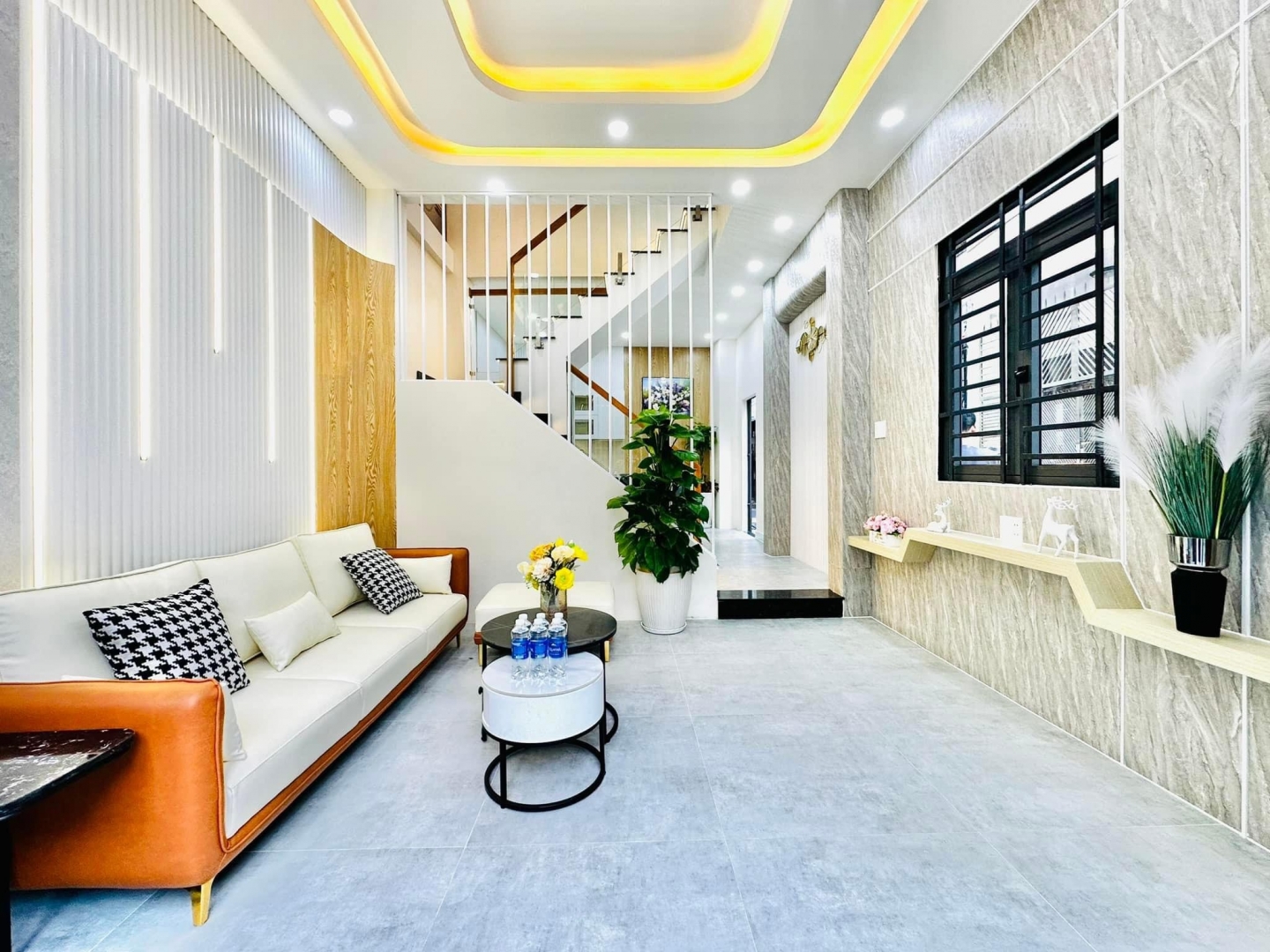 Huỳnh Thị Hai, Quận 12, Nhà Mới, 2 lầu, 2 tỷ 680 thương lượng !!!