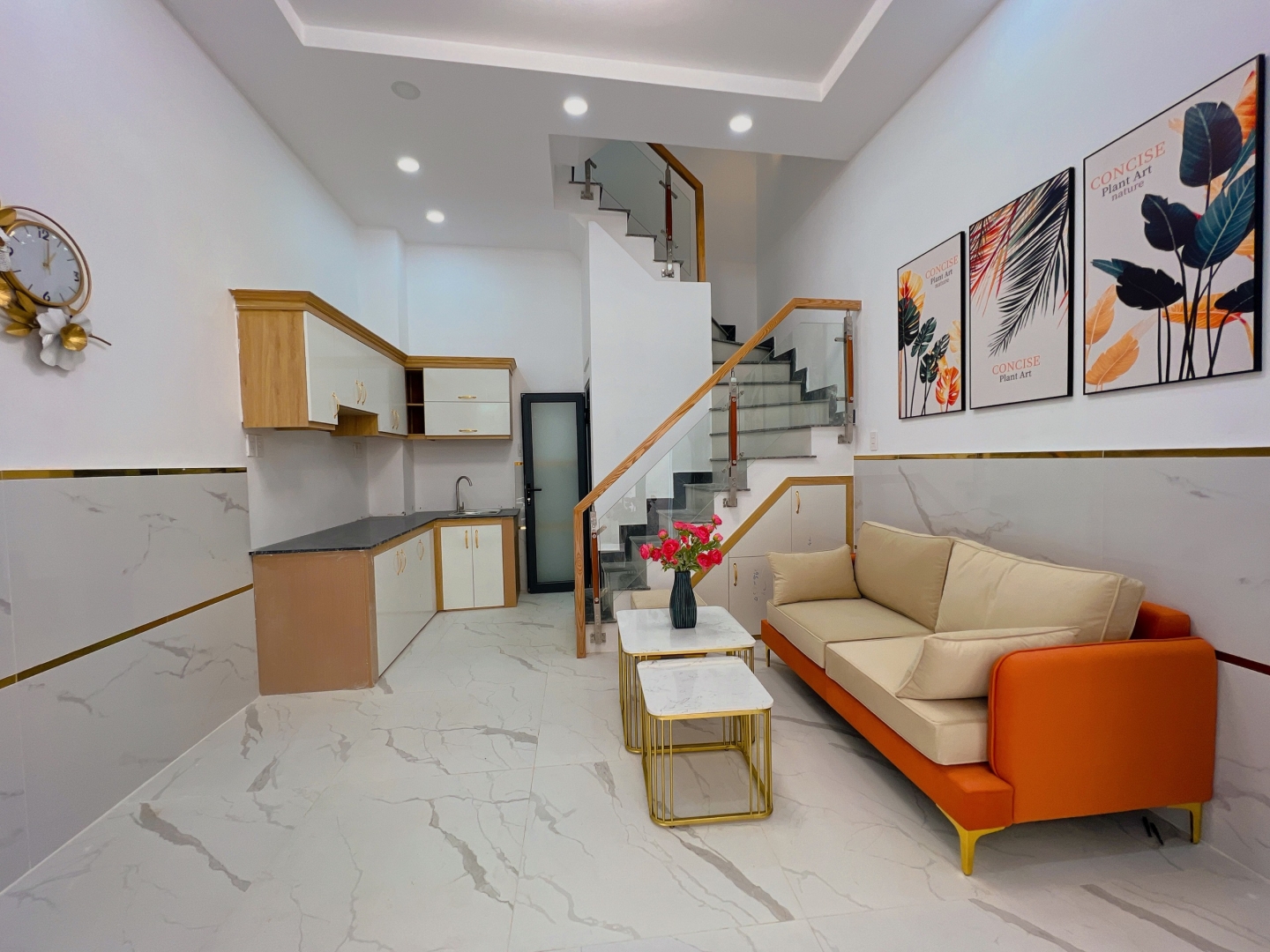 Kẹt tiền bán gấp căn nhà 2 lầu SHR giá chỉ 1 tỷ 680 triệu Đường số 4, Khu dân cư Vĩnh Lộc, Quận Bình Tân LH 0845251204