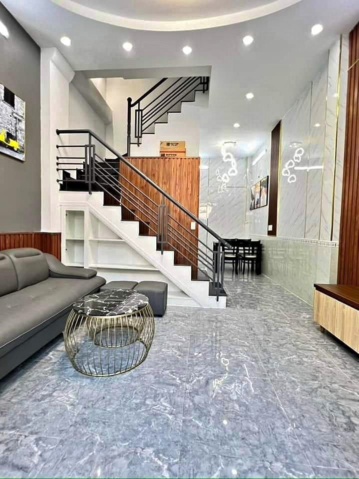 Mua nhà đi Metro cho gần (4x11m) 1 lầu+2PN, giá chỉ 1.97tỷ.