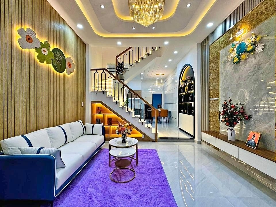 Nhà 2 lầu , sổ riêng chính chủ, Bình Tân, giá 2 tỷ 6