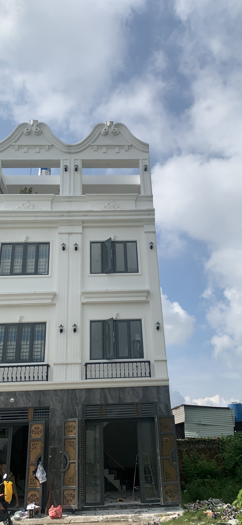 Nhà 3 lầu chính chủ SHR 2 tỷ 7 hẻm ôtô