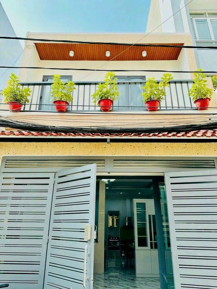 Nhà đẹp giá rẻ ngay trung tâm Quận Bình Tân giá chỉ 1,68 tỷ