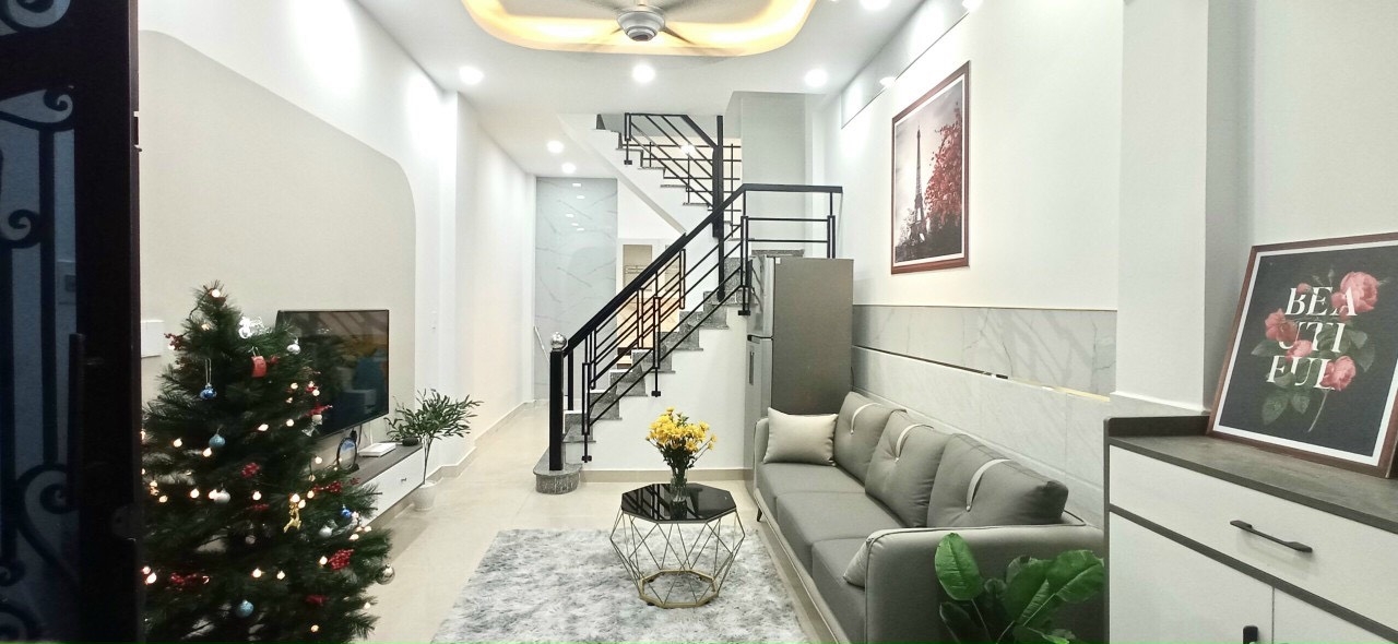 Nhà đẹp mới xây Quận 12, DTSD 120M2, đúc BTTCT kiên cố, SHR-Giá 2 tỷ 6