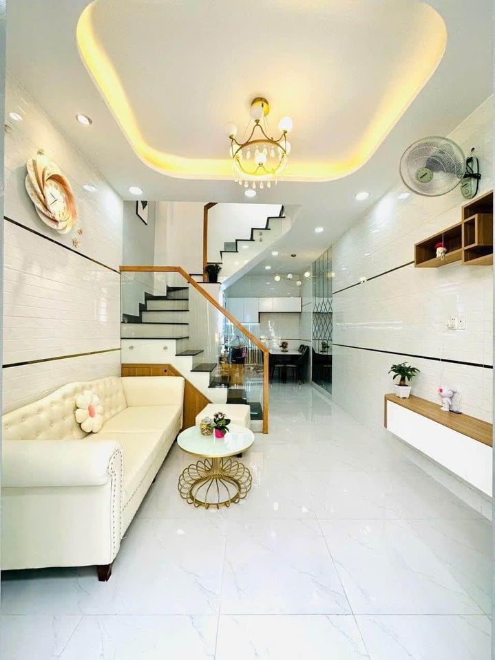 NHÀ ĐẸP NẰM NGAY VỊ TRÍ CỰC KỲ ĐẸP, GẦN BỆNH VIỆN QUẬN 12, THUẬN LỢI KD BUÔN BÁN