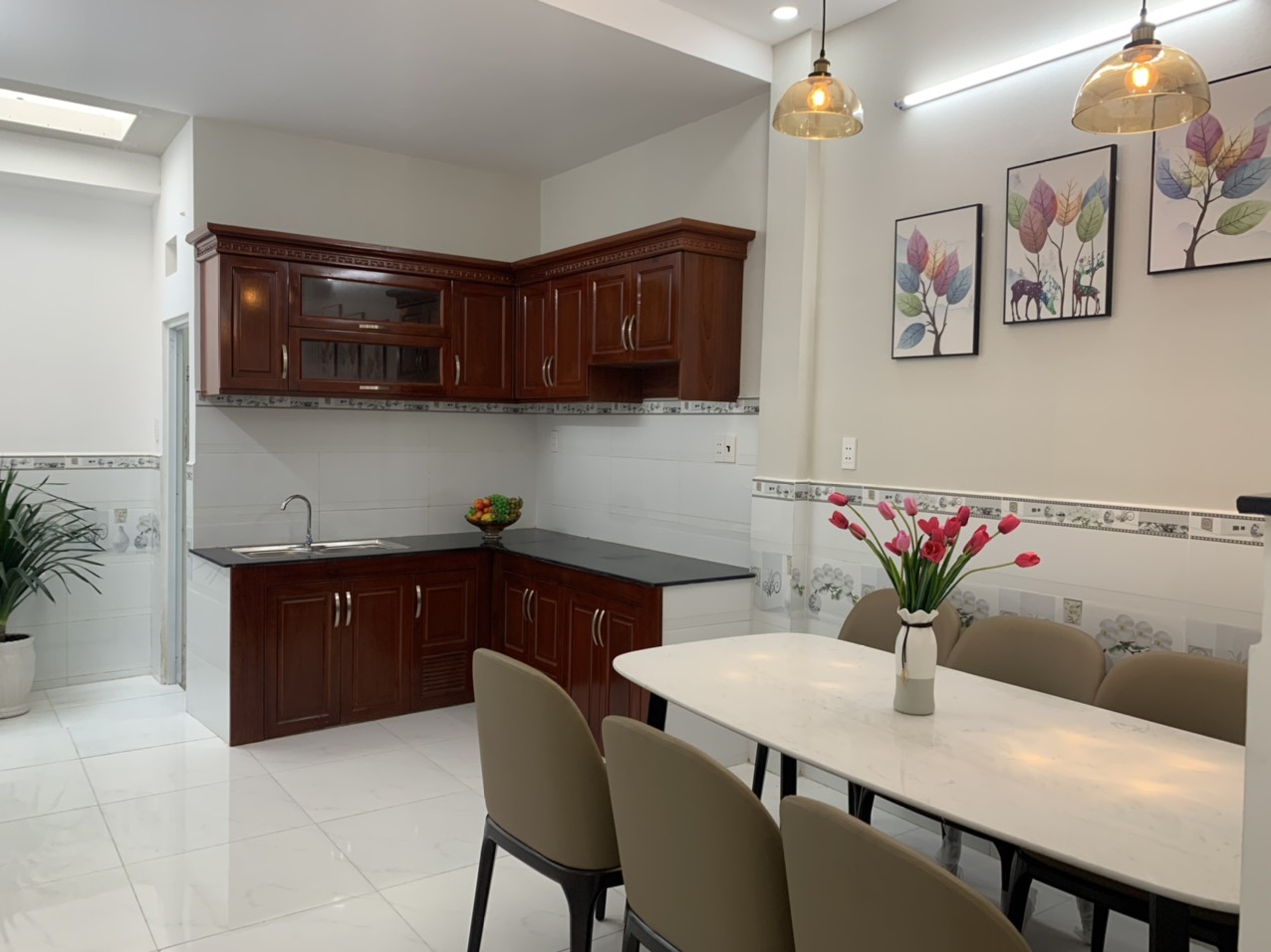 Nhà kế bên AEON Tân Phú, 2 Lầu BTCT, tặng toàn bộ nội thất cao cấp khi mua nhà, giá 2 tỷ 230 còn thương lượng