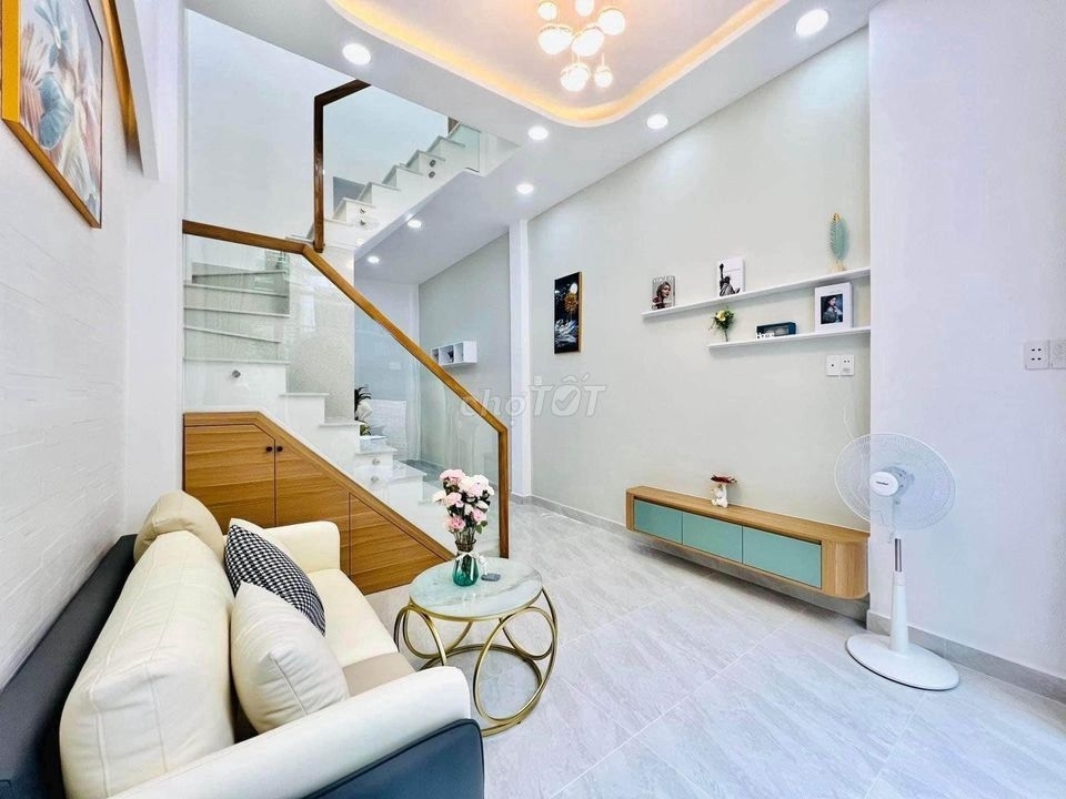 Kẹt Tiền Bán Gấp Căn Nhà Mặt Tiền Khu Vực Lâm Thị Hố , Q12 , giá siêu hời chỉ 2ty480tr công chứng trong ngày