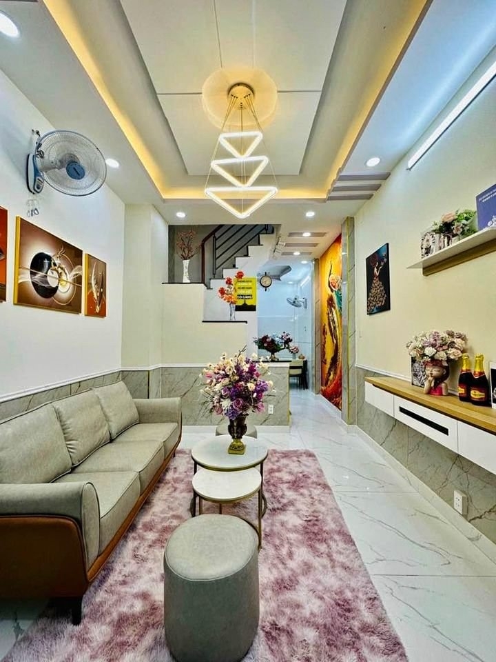 Nhà mới chính chủ bán 2L sân thượng HXH 40m2 SHR chỉ 2,94ti Liên hệ: 081 6138686