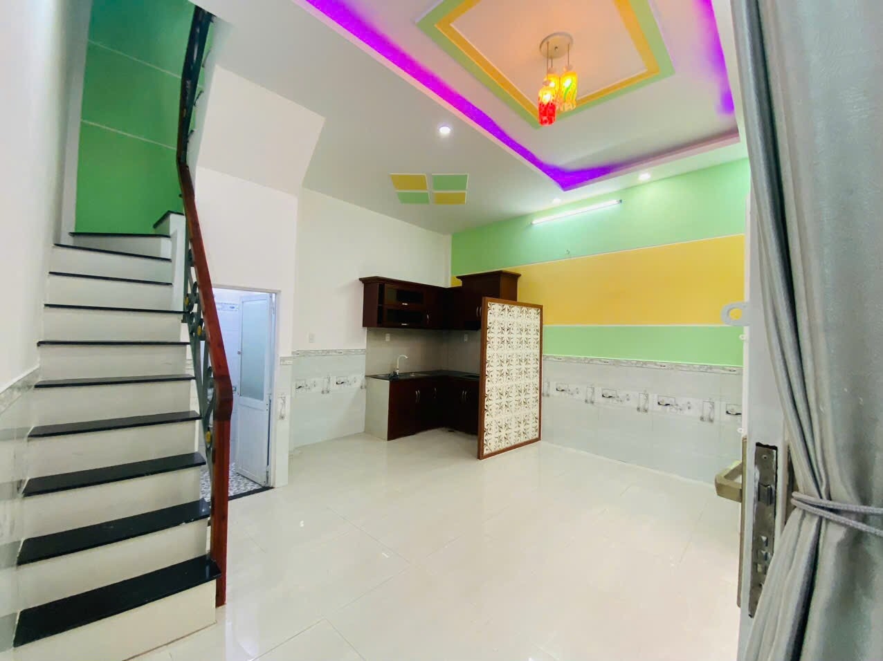 Nhà mới Quận Bình Tân, Ngay trường Tiểu học Kim Đồng, 2 Lầu BTCT, Giá 2 tỷ 230 Thương Lượng