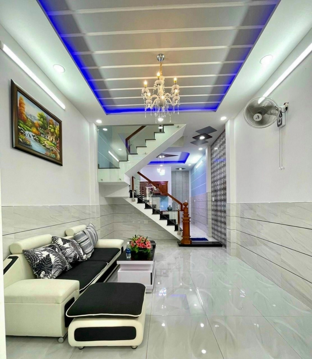 Nhà mới SHR 4x11, 2 lầu, 4PN, hẻm xe hơi, 2 tỷ 350 nằm trong khu dân cư Vĩnh Lộc, Bình Tân