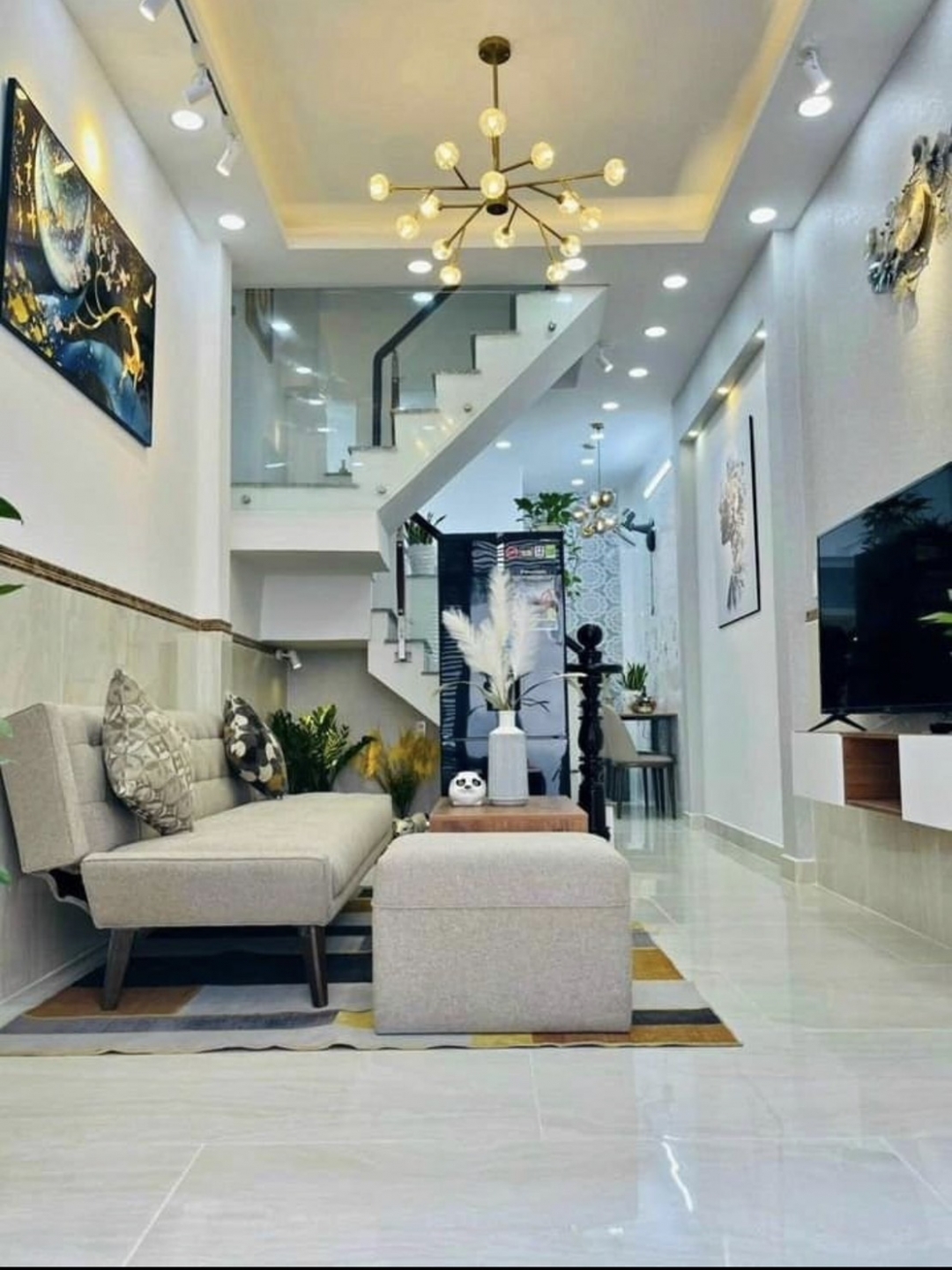 NHÀ MỚI XẤY SHR 1 Trệt 2 lầu 3 phòng ngủ