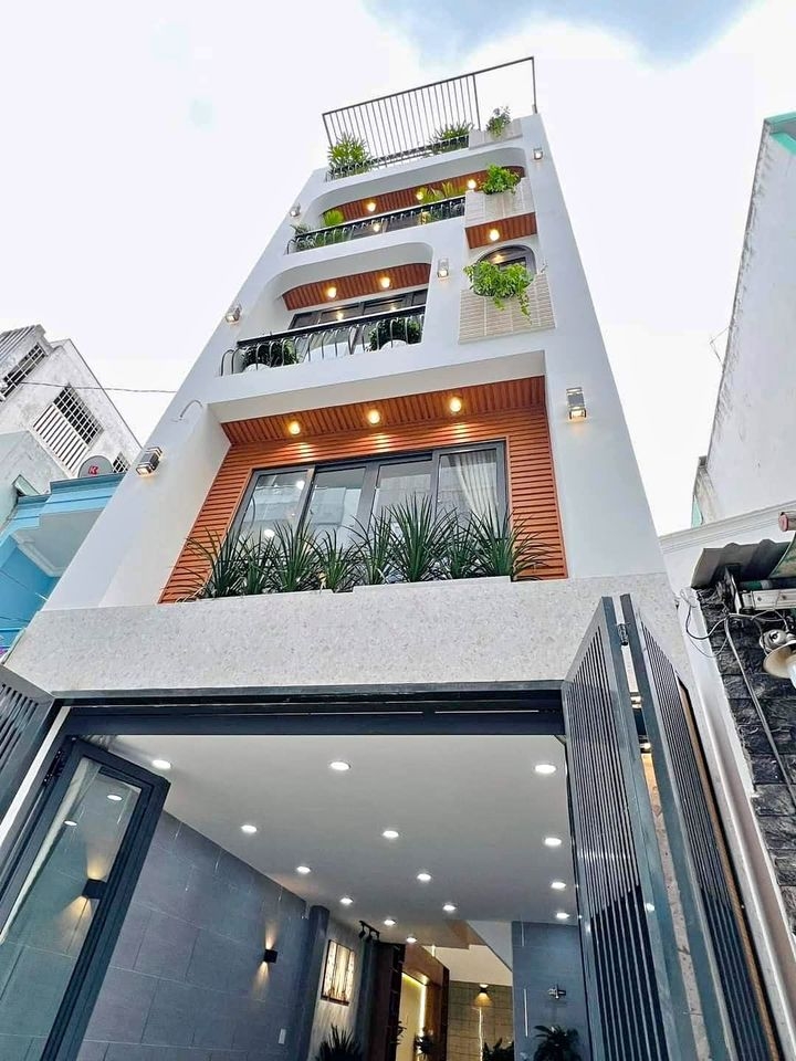 Nhà siêu đẹp tại Bình Tân 3 lầu 5 phòng sân thượng 