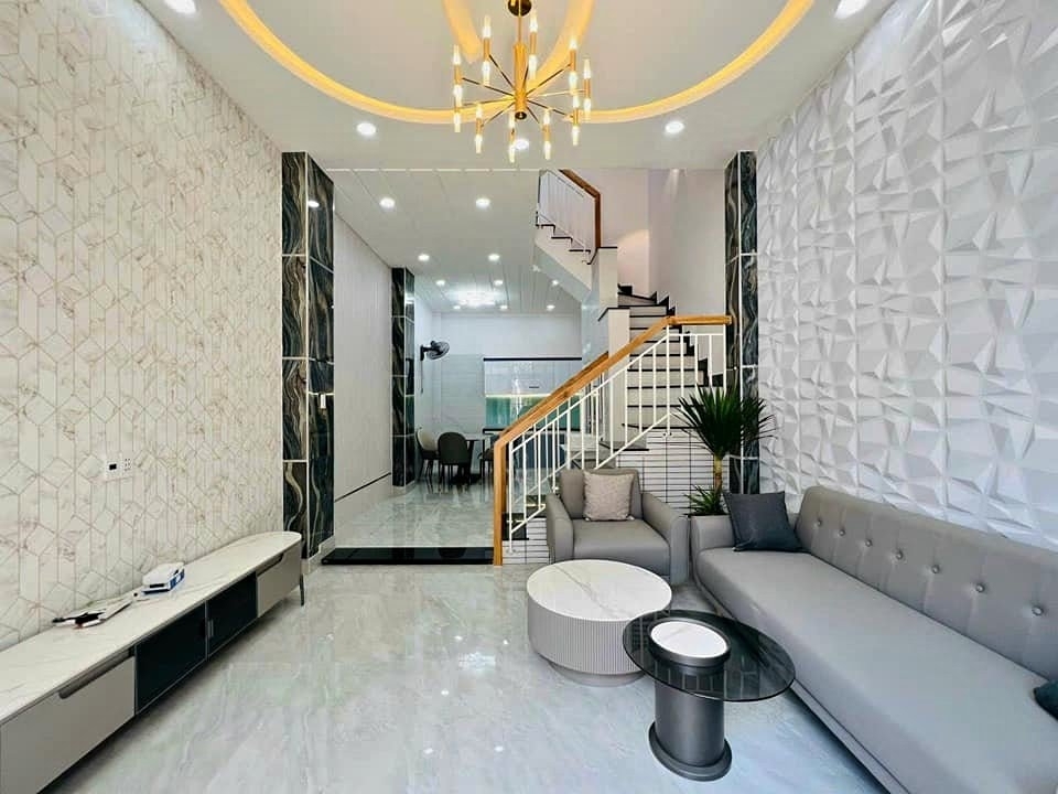 (SHR) Nhà 3 tầng, khu dân cư hiện hữu với DT: 88M2 (4x12m). Giá hữu nghị 2,38 Tỷ/TL 