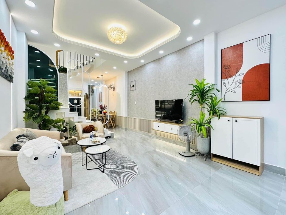 Tài Chính Chỉ 2 Tỷ Để Sở Hữu Ngay Nhà 1 Trệt 2 Lầu Sân Thượng Tại Quận Bình Tân Tp HCM 